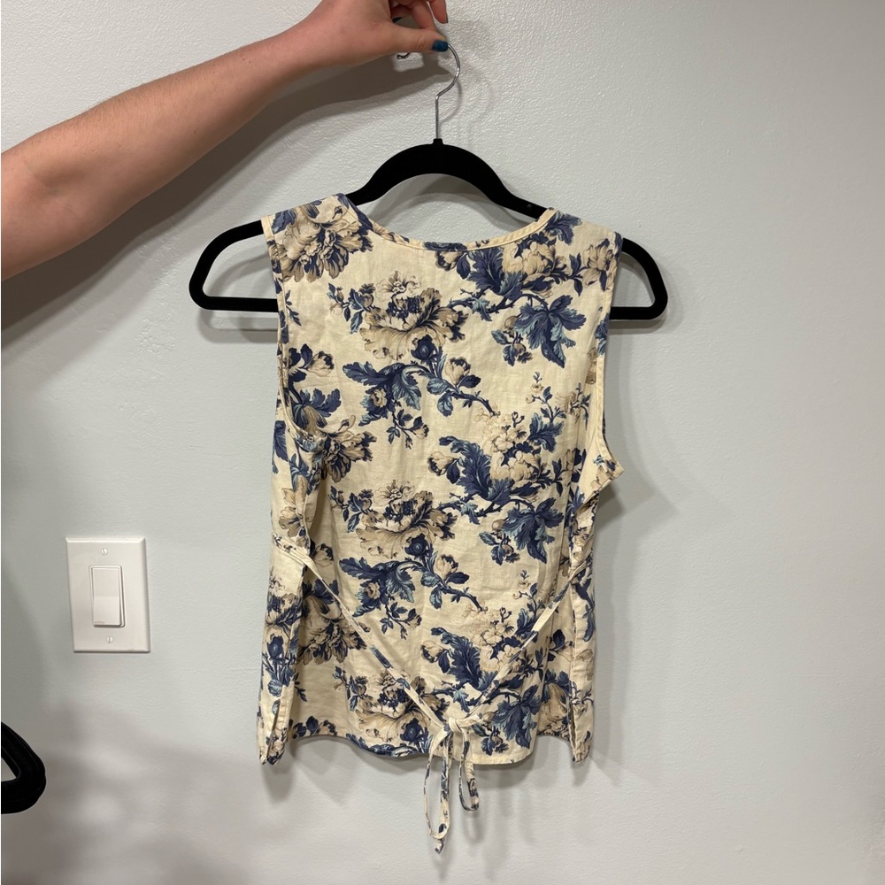 Stetson Navy Floral V-Neck Camisole on Cream - Picture 2 of 3